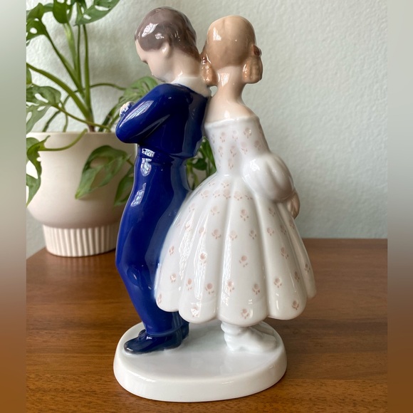 Bing & Grondahl Danish Boy & Girl Porcelain Figurine by Claire Weiss 1970s B&G - Picture 2 of 10